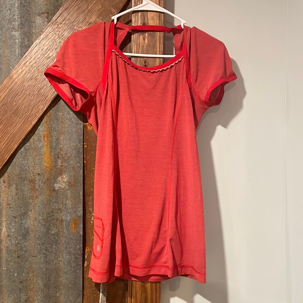 Women’s Lululemon “vintage” shirt.  This is a very unique find!